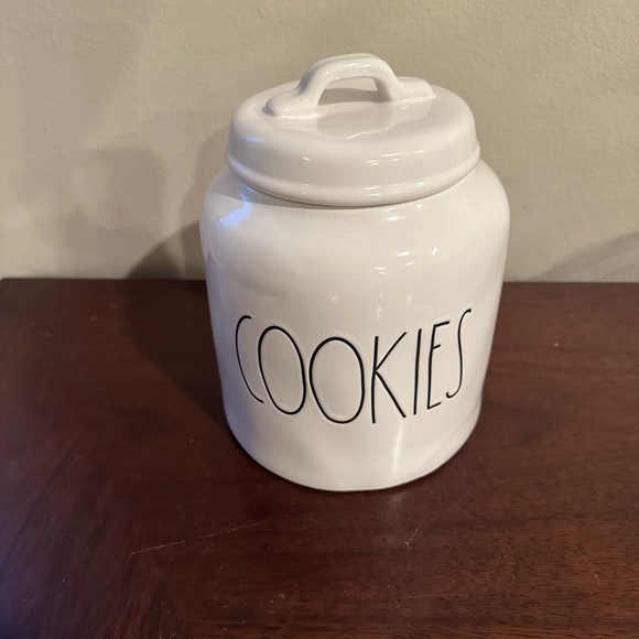 Rae Dunn OG Cookie Jar. Artisan collection - Picture 1 of 11
